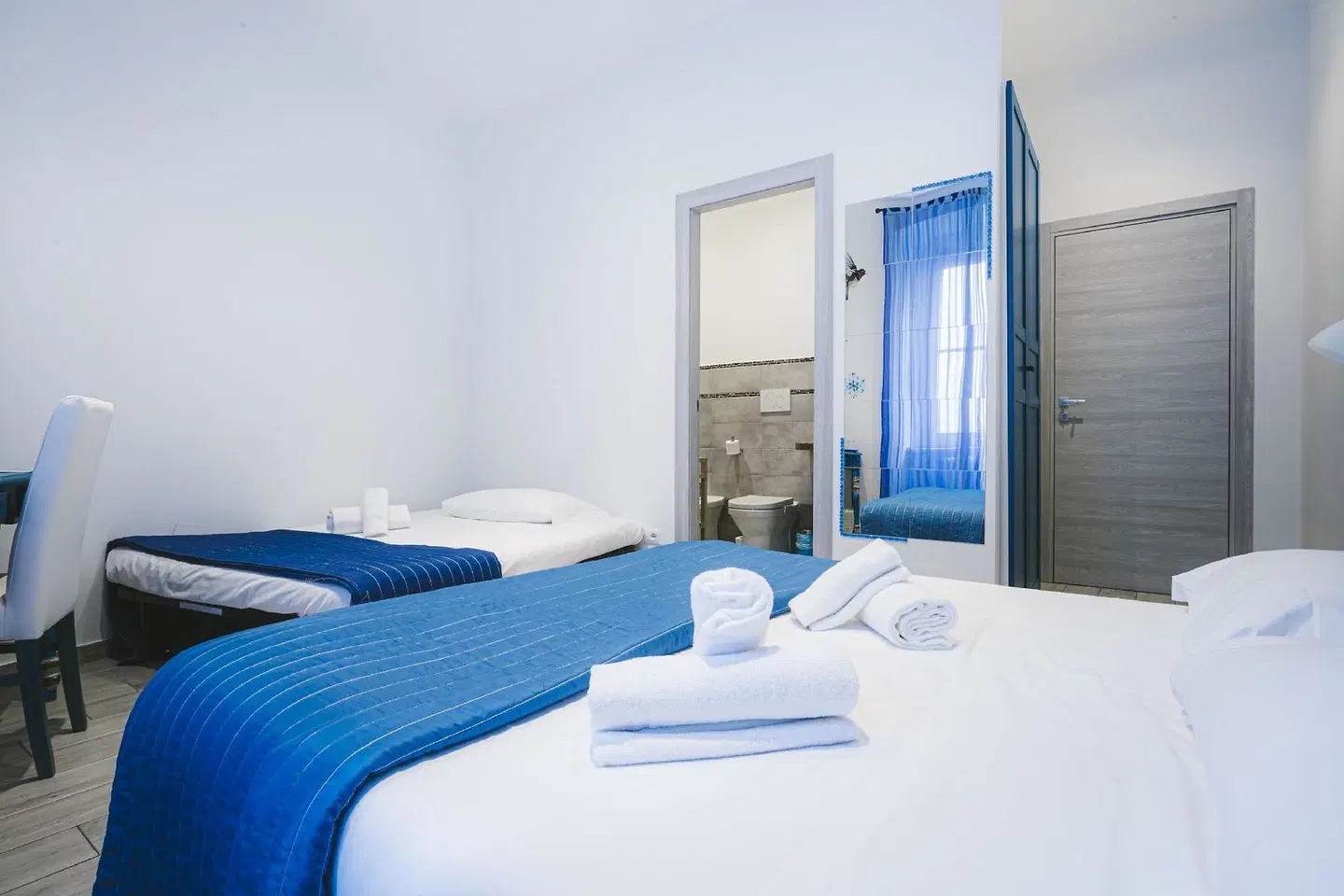 Grab a Room in Rossetti ROOM_EXAMPLE