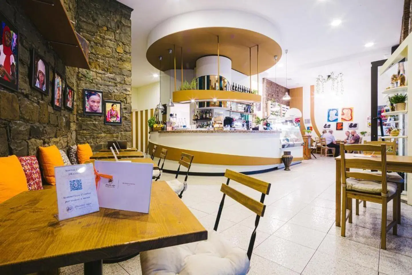 Grab a Room in Rossetti Bar