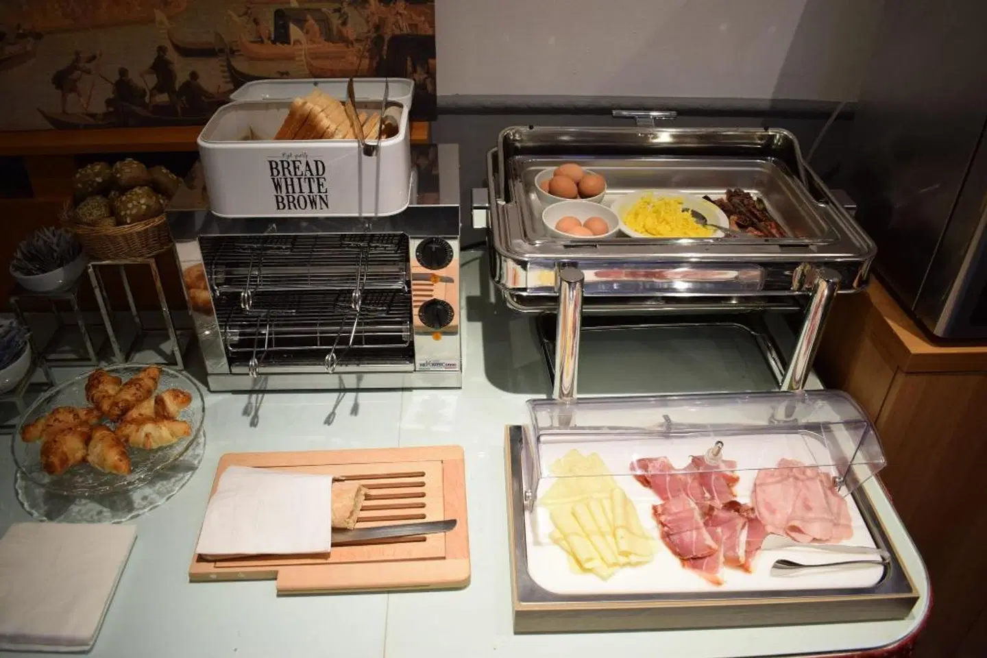 Ariston Restaurant