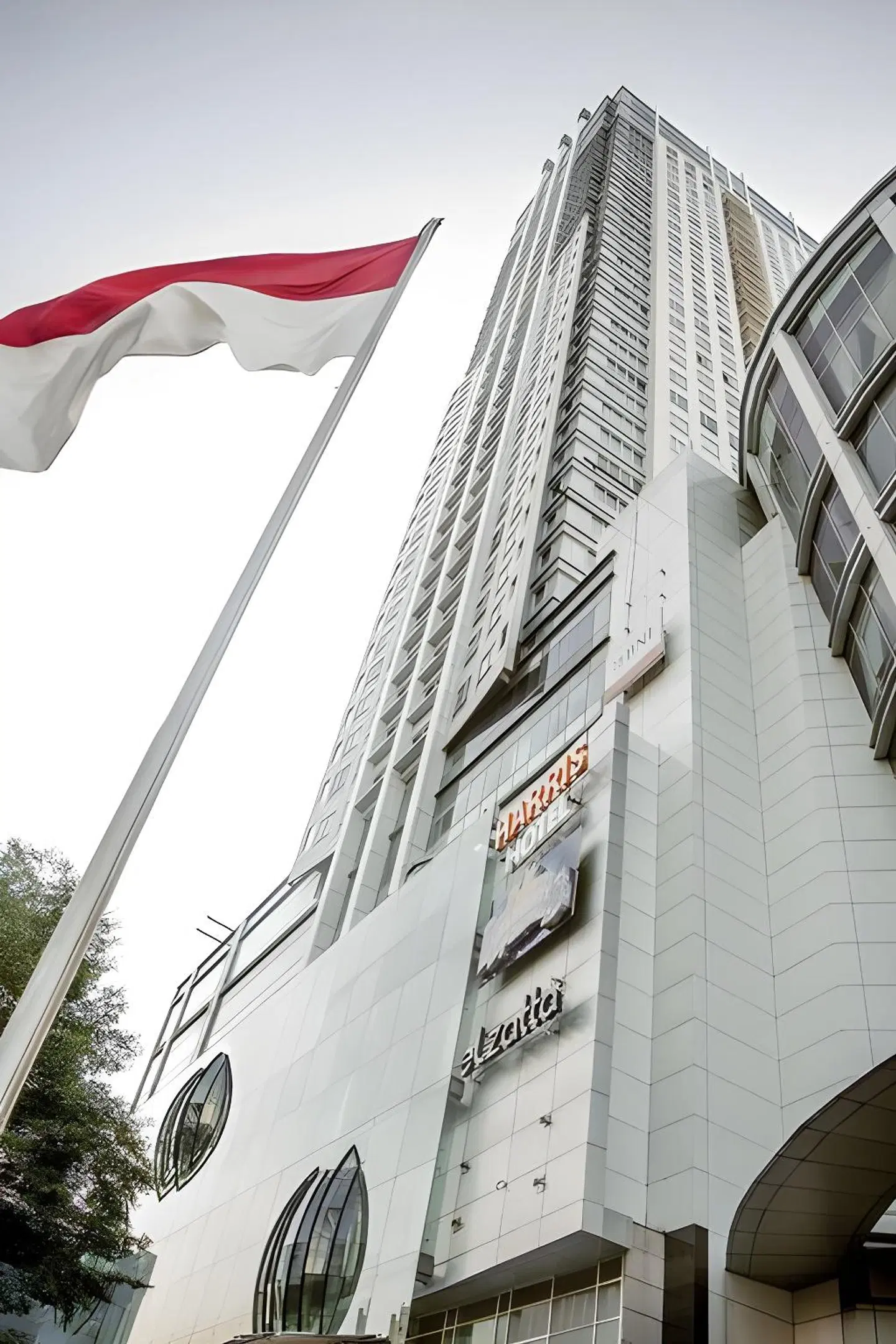 HARRIS Suites fX Sudirman EXTERIOR