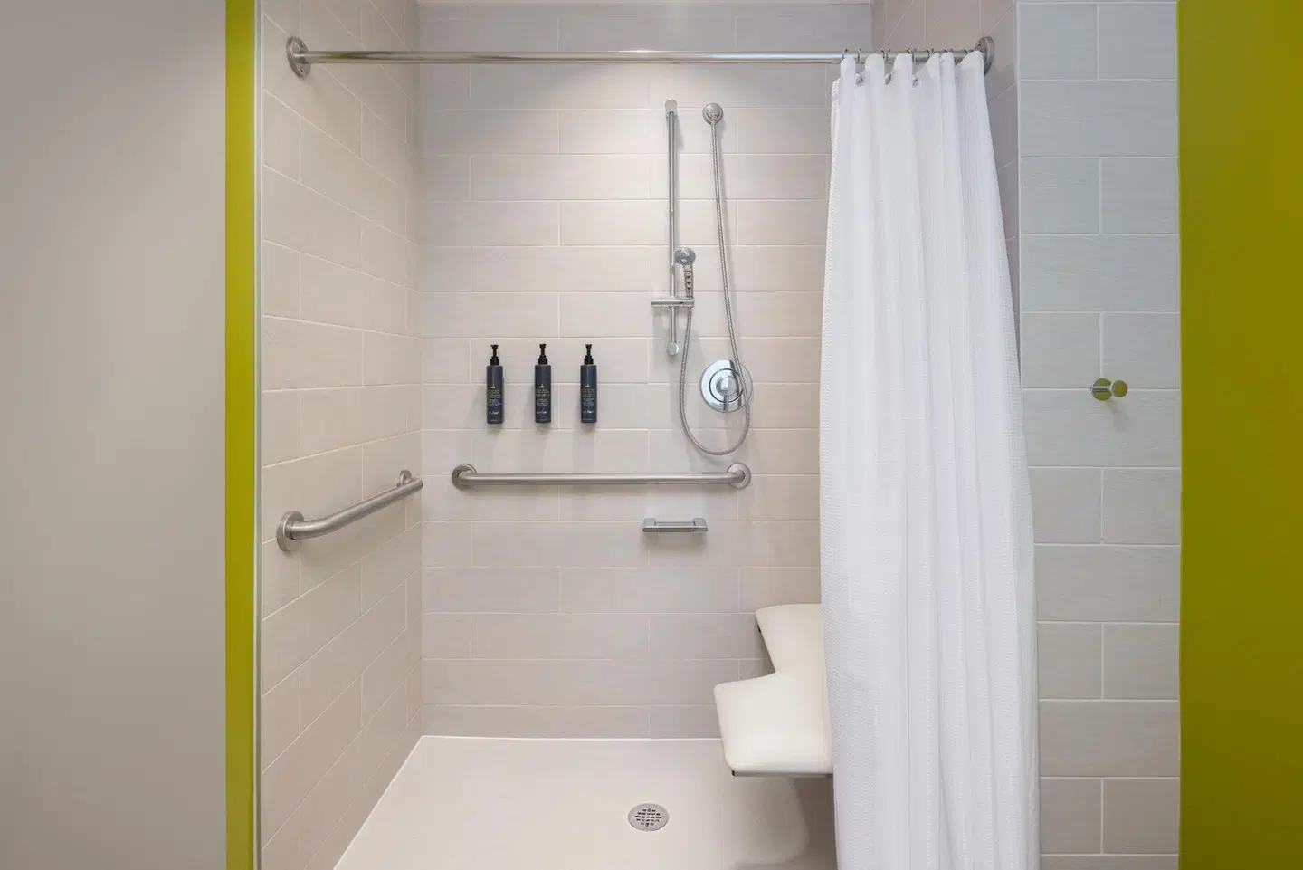 Aloft by Marriott Wichita Northeast Badezimmer