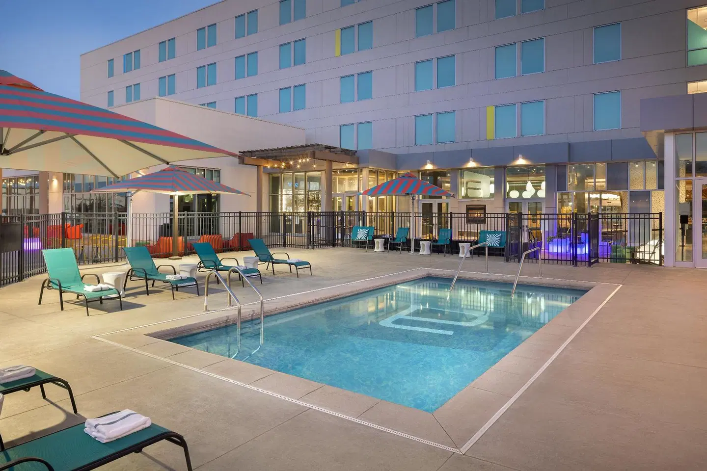 Aloft by Marriott Wichita Northeast OUTDOOR_POOL