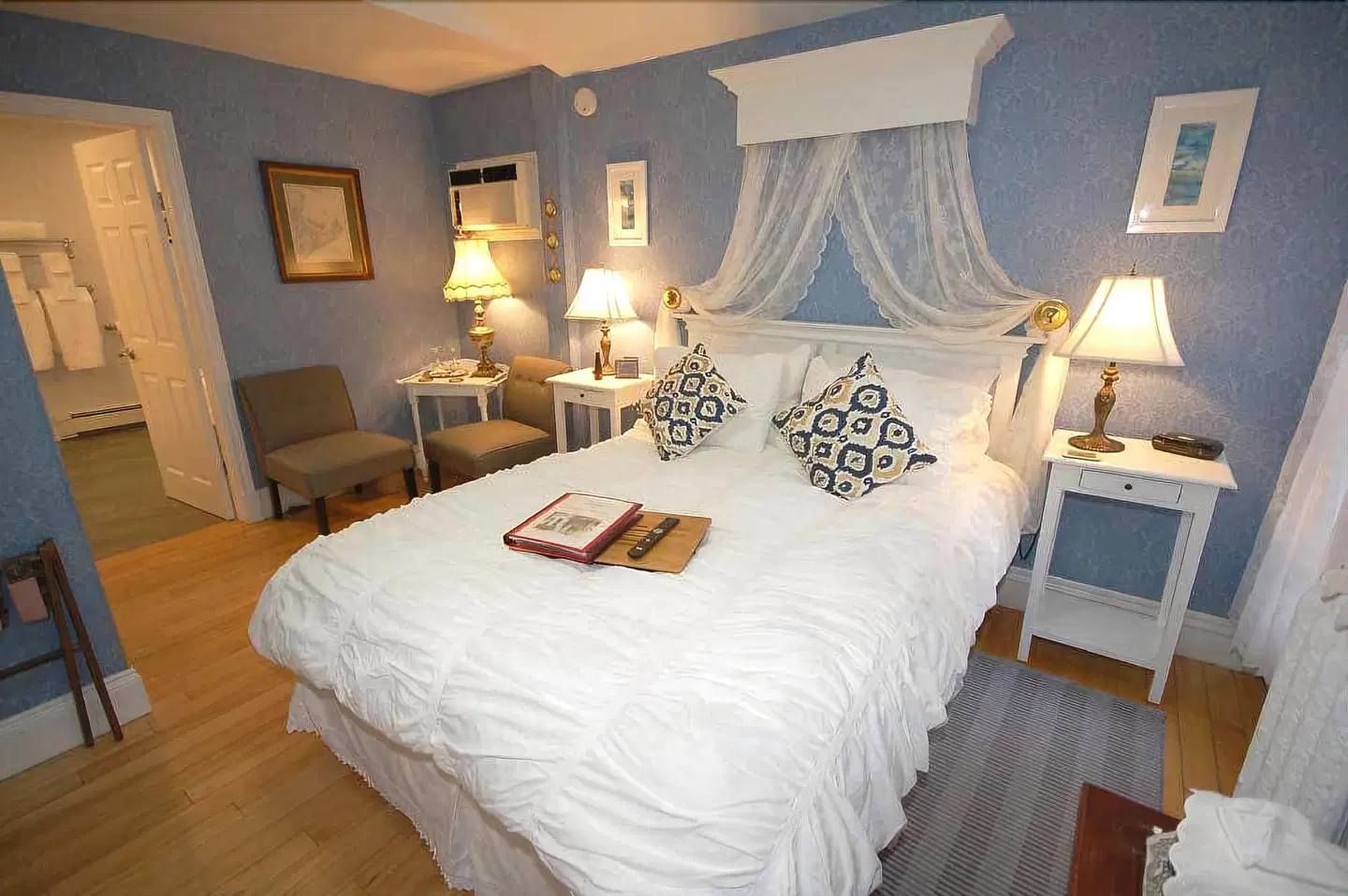 Charlotte's Rose Inn ROOM_EXAMPLE