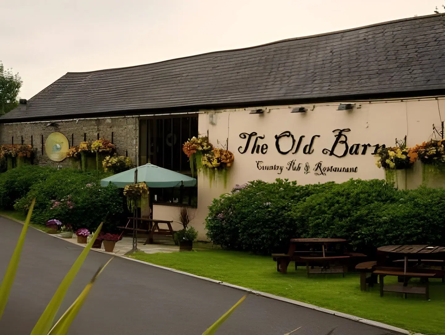 The Old Barn Inn EXTERIOR