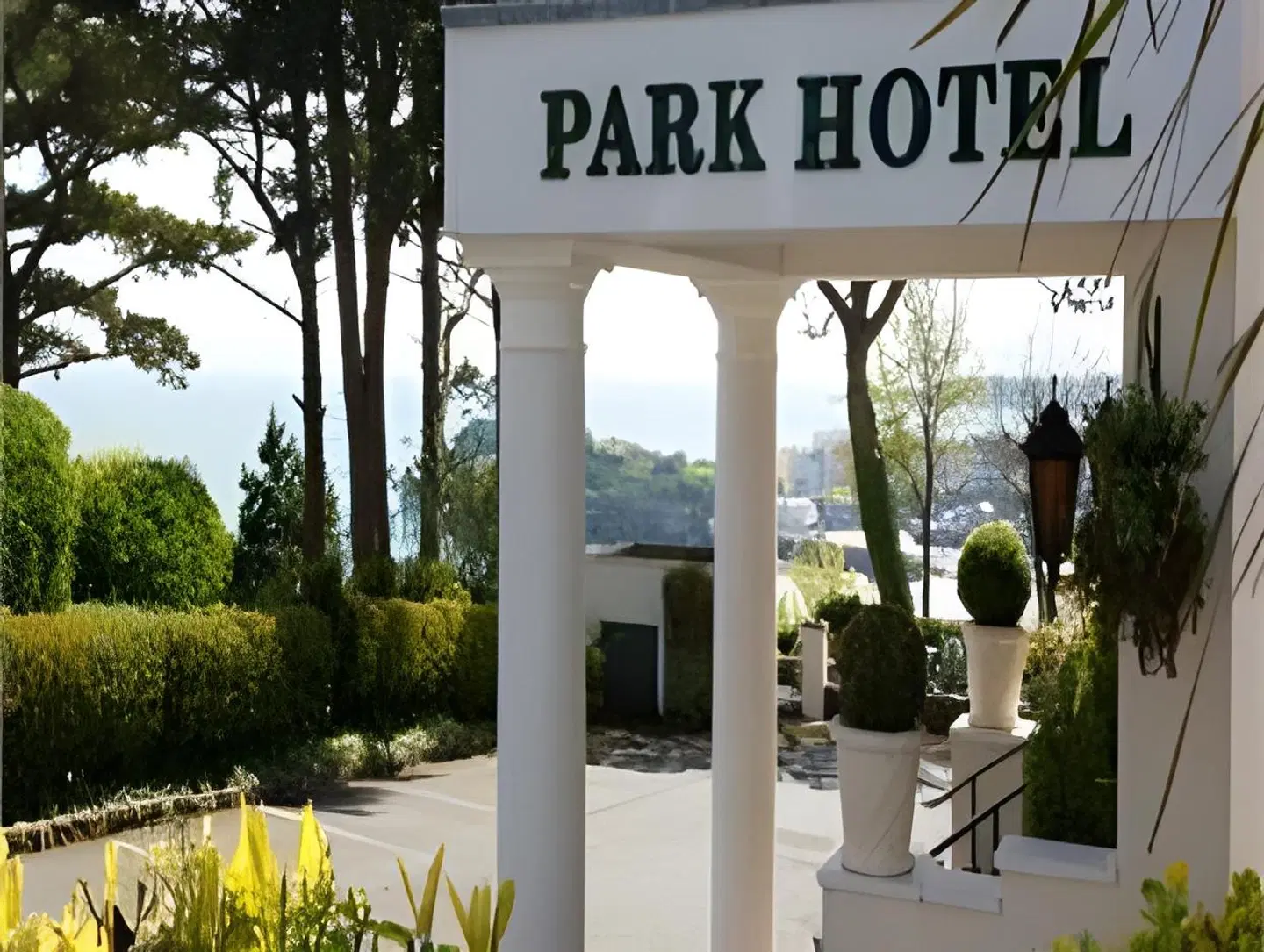 The Park Hotel EXTERIOR