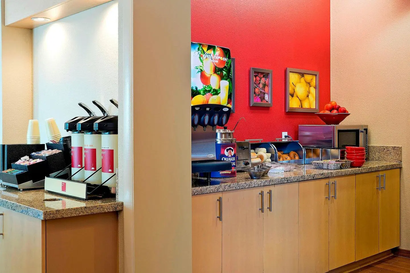 TownePlace Suites by Marriott Dodge City Bar