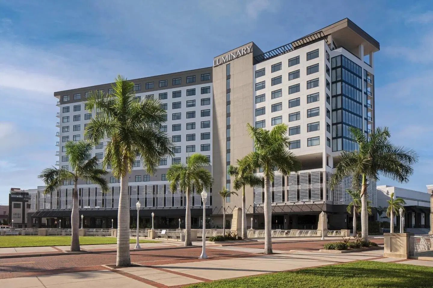 Luminary Hotel & Co., Autograph Collection EXTERIOR