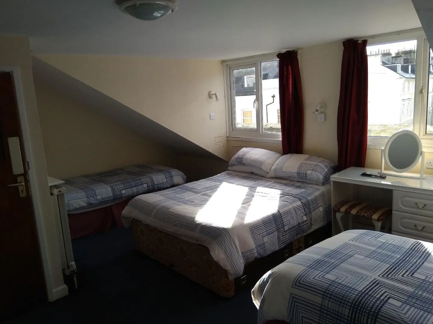 Lamplighter Guesthouse ROOM_EXAMPLE