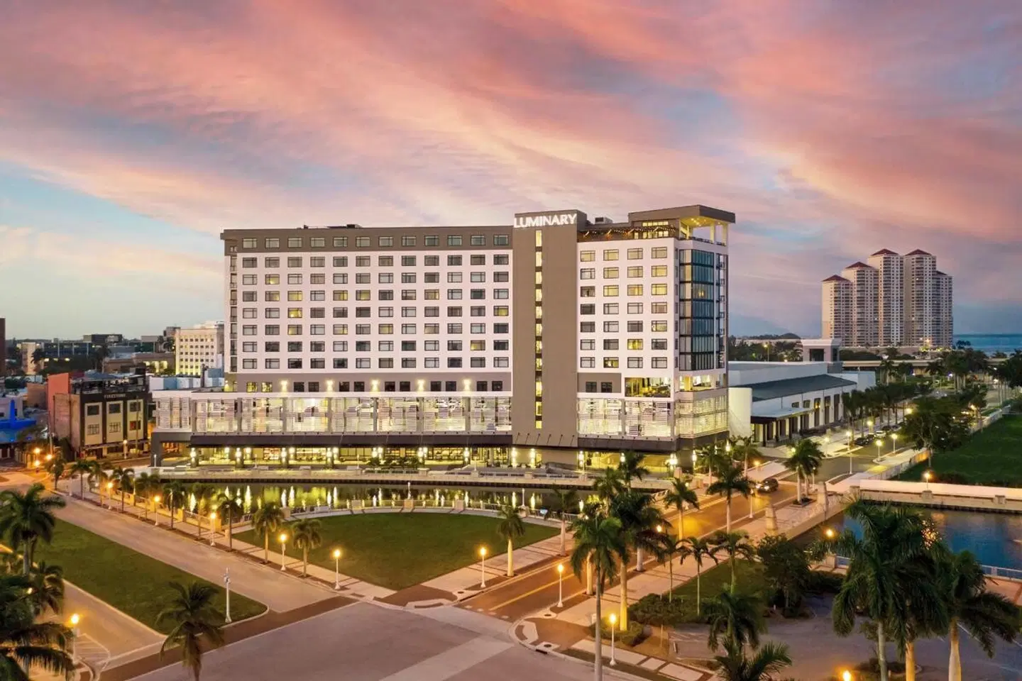 Luminary Hotel & Co., Autograph Collection EXTERIOR