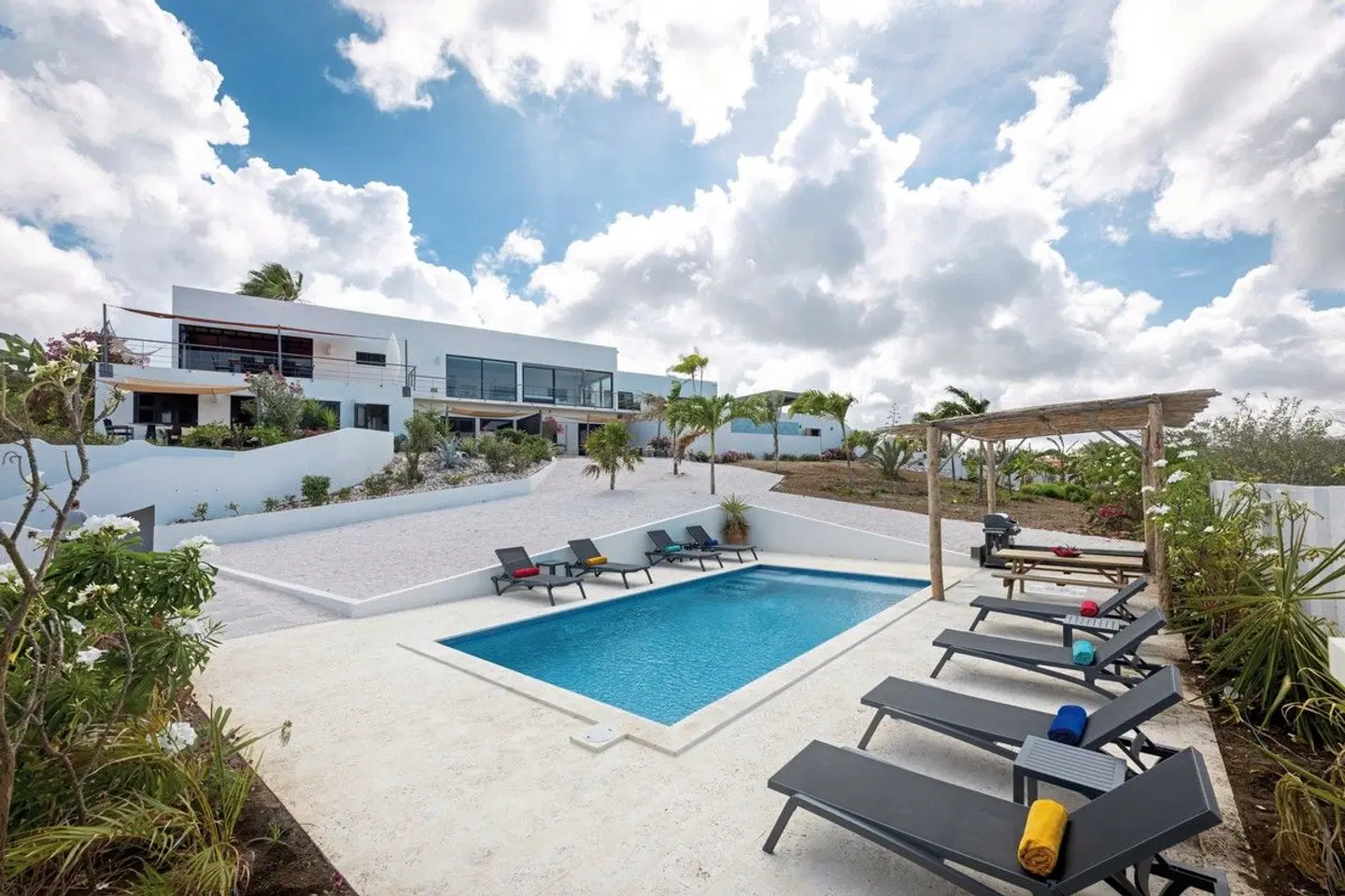 Mi Cuna Stays Collection OUTDOOR_POOL