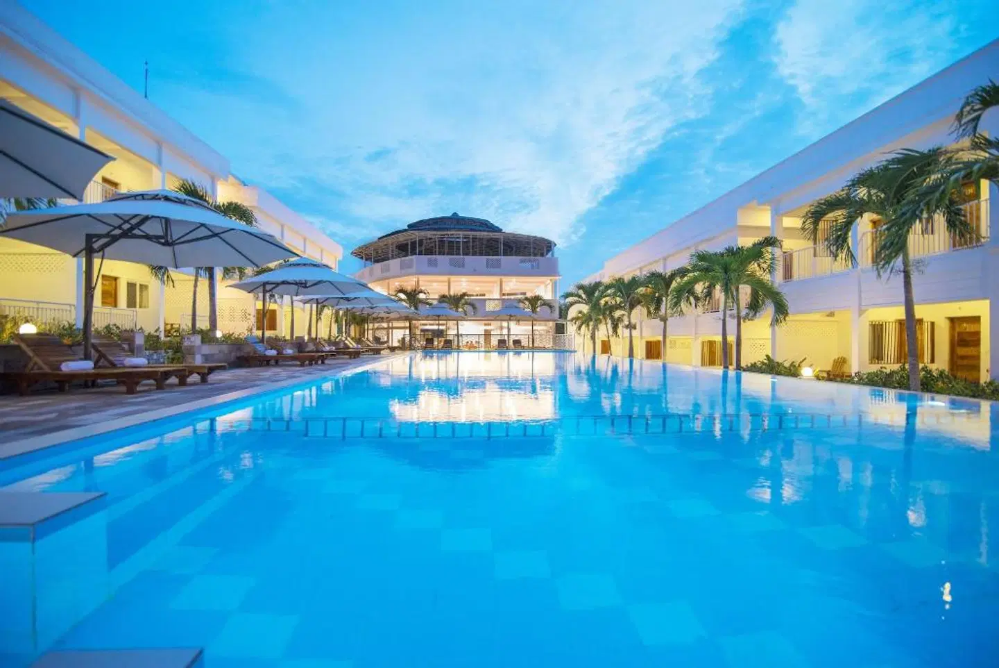 Palma Resort Phu Quoc, Trademark Collection by Wyndham Hallenbad