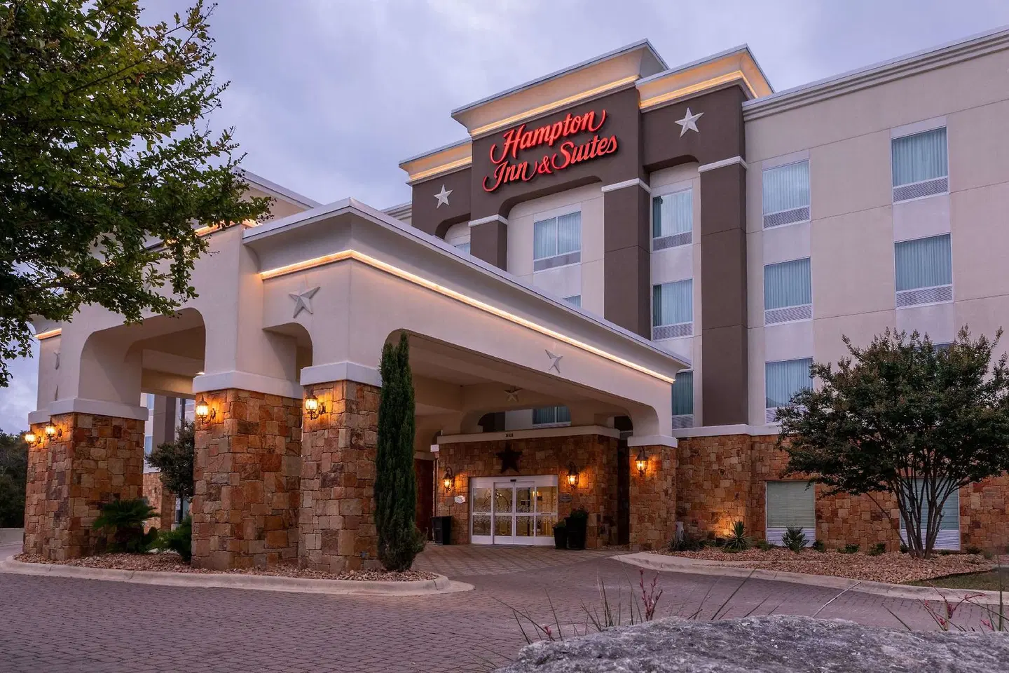 Hampton Inn & Suites Boerne EXTERIOR
