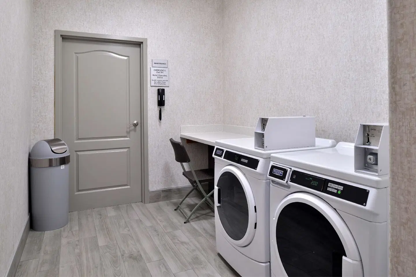 Hampton Inn Kansas City Northeast Badezimmer