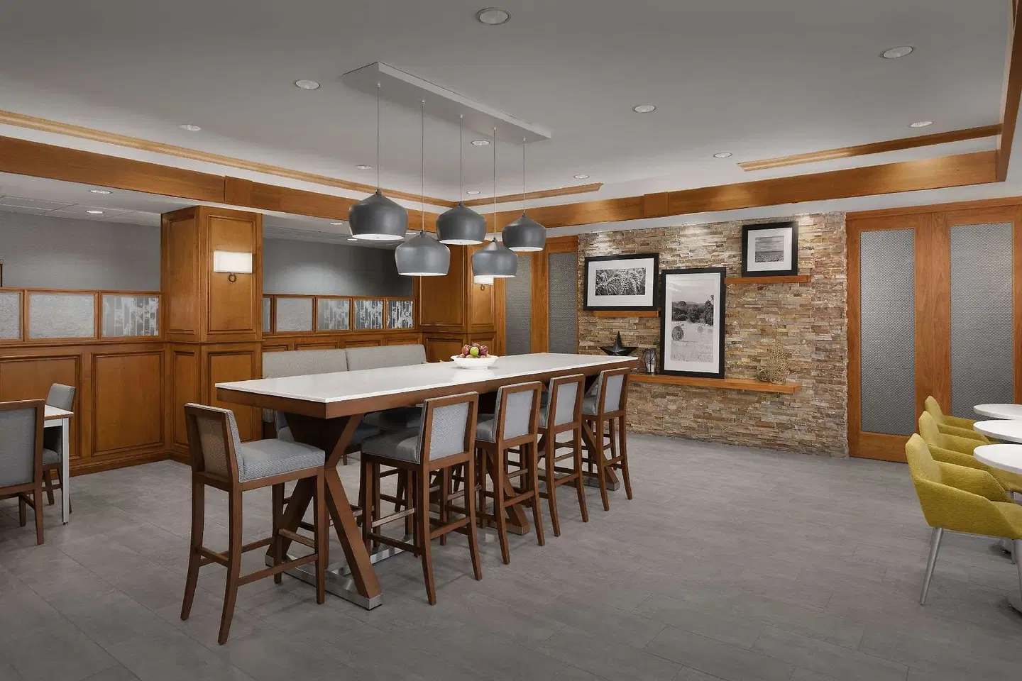 Hampton Inn Waterloo Cedar Valley Bar