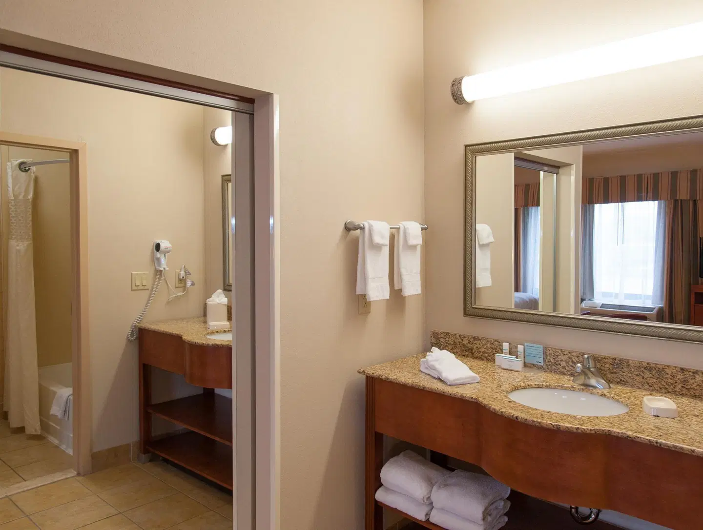 Hampton Inn Montgomery-South-Airport Badezimmer