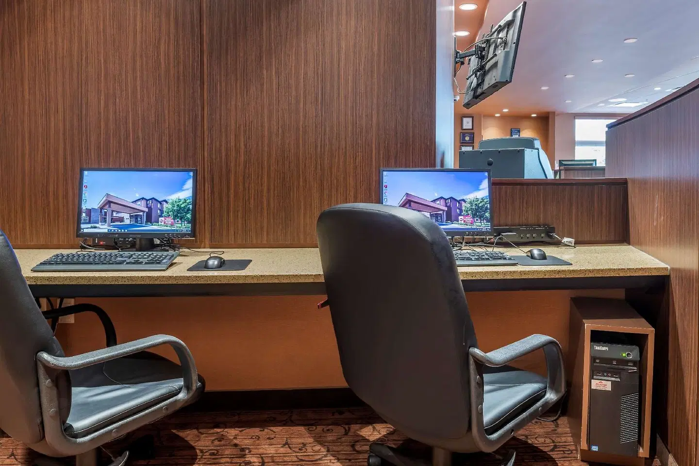 Best Western Plus Bathurst Hotel & Suites Bar