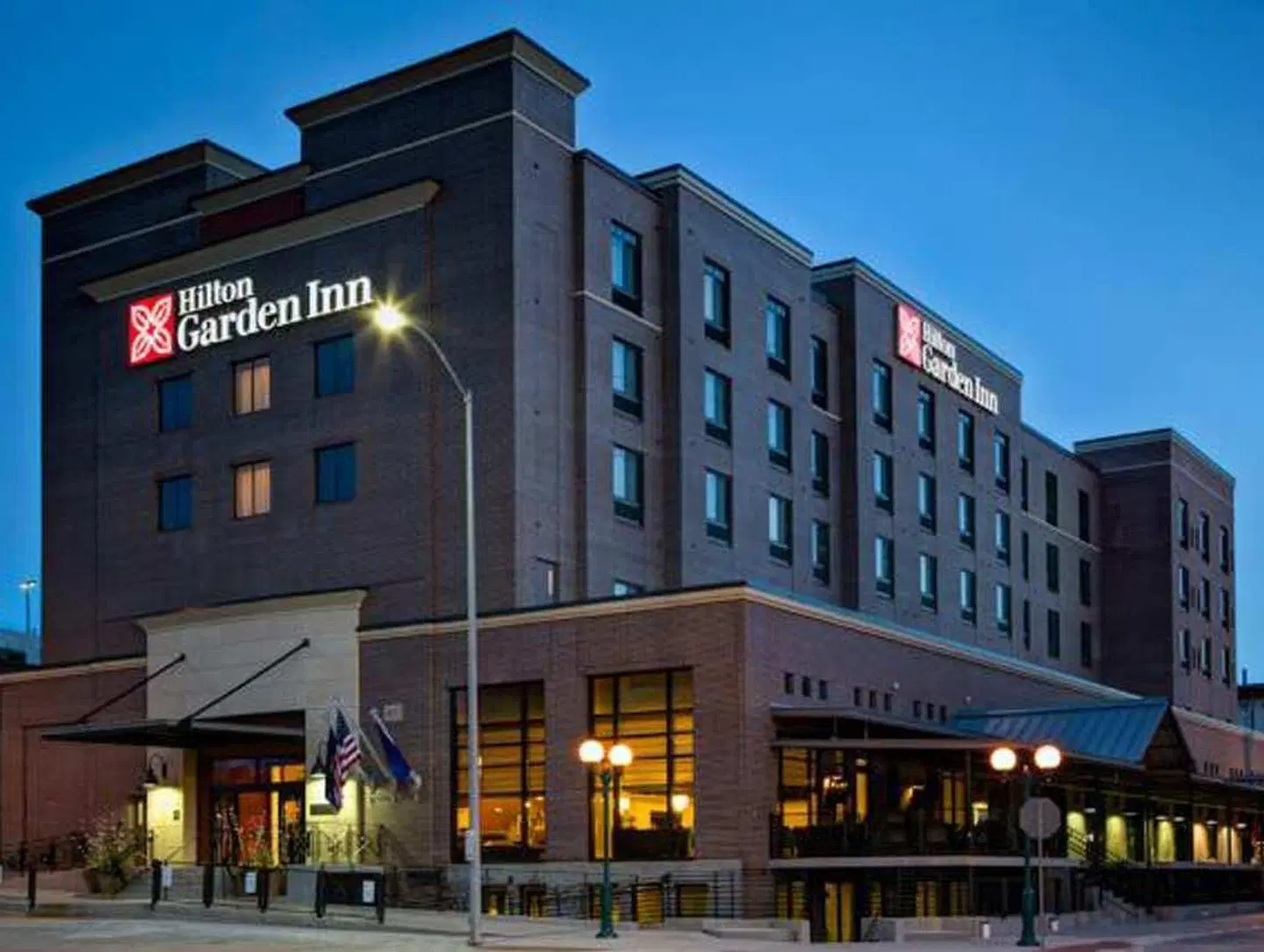 Hilton Garden Inn Lincoln Downtown/Haymarket EXTERIOR