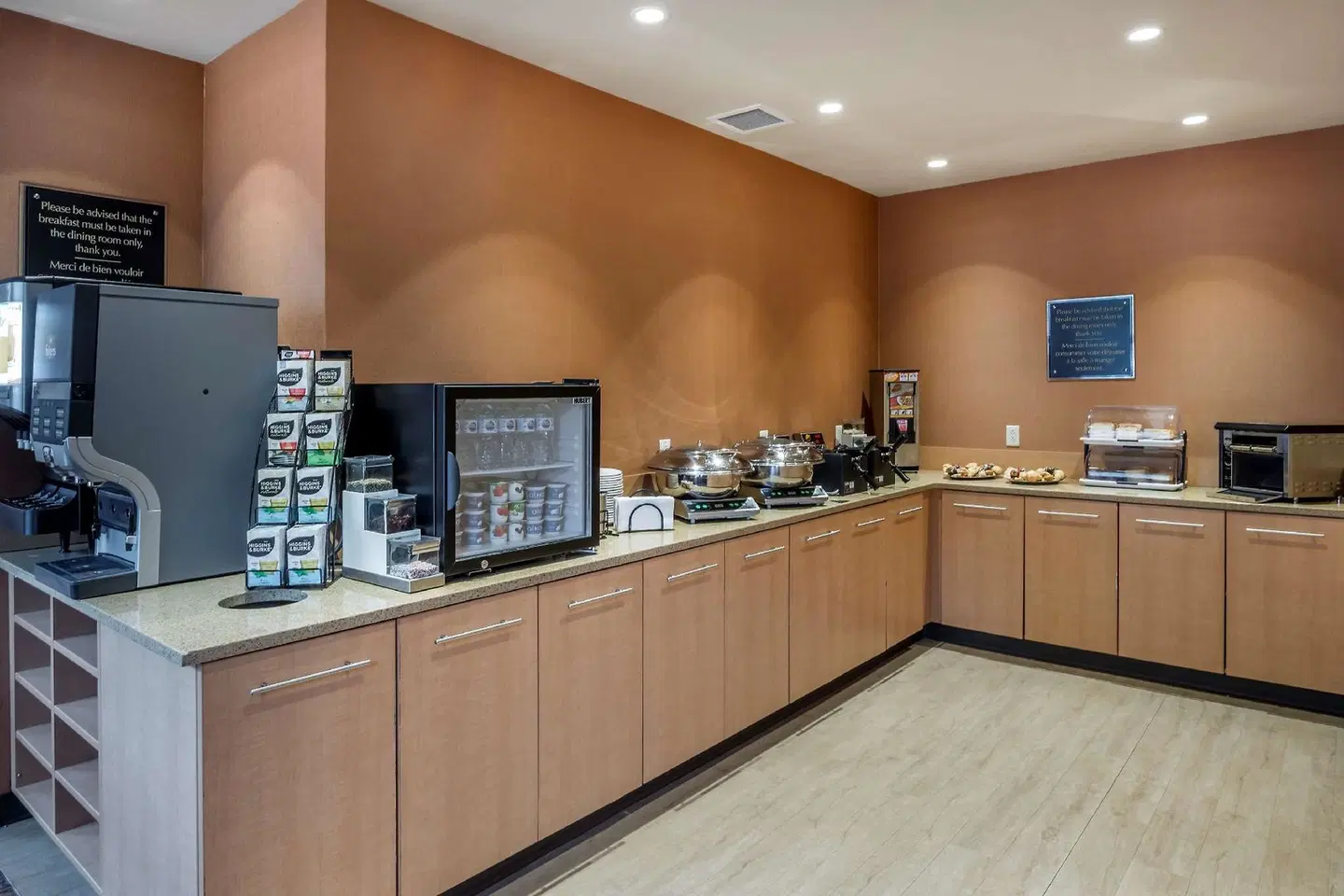 Best Western Plus Bathurst Hotel & Suites Bar
