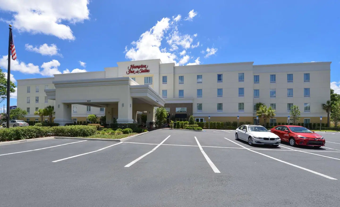 Hampton Inn & Suites Ocala EXTERIOR