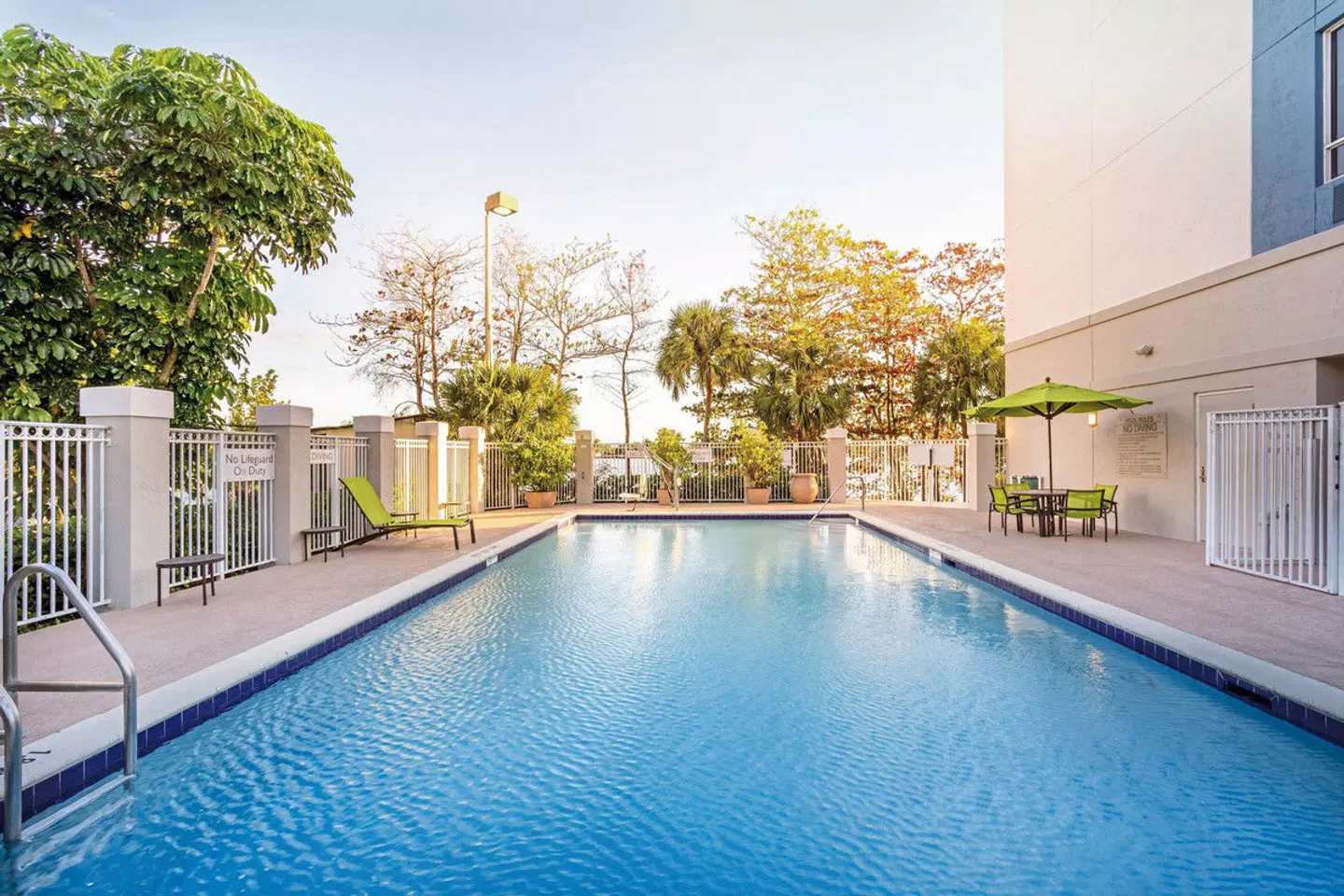 Springhill Suites Miami Airport South Blue Lagoon OUTDOOR_POOL