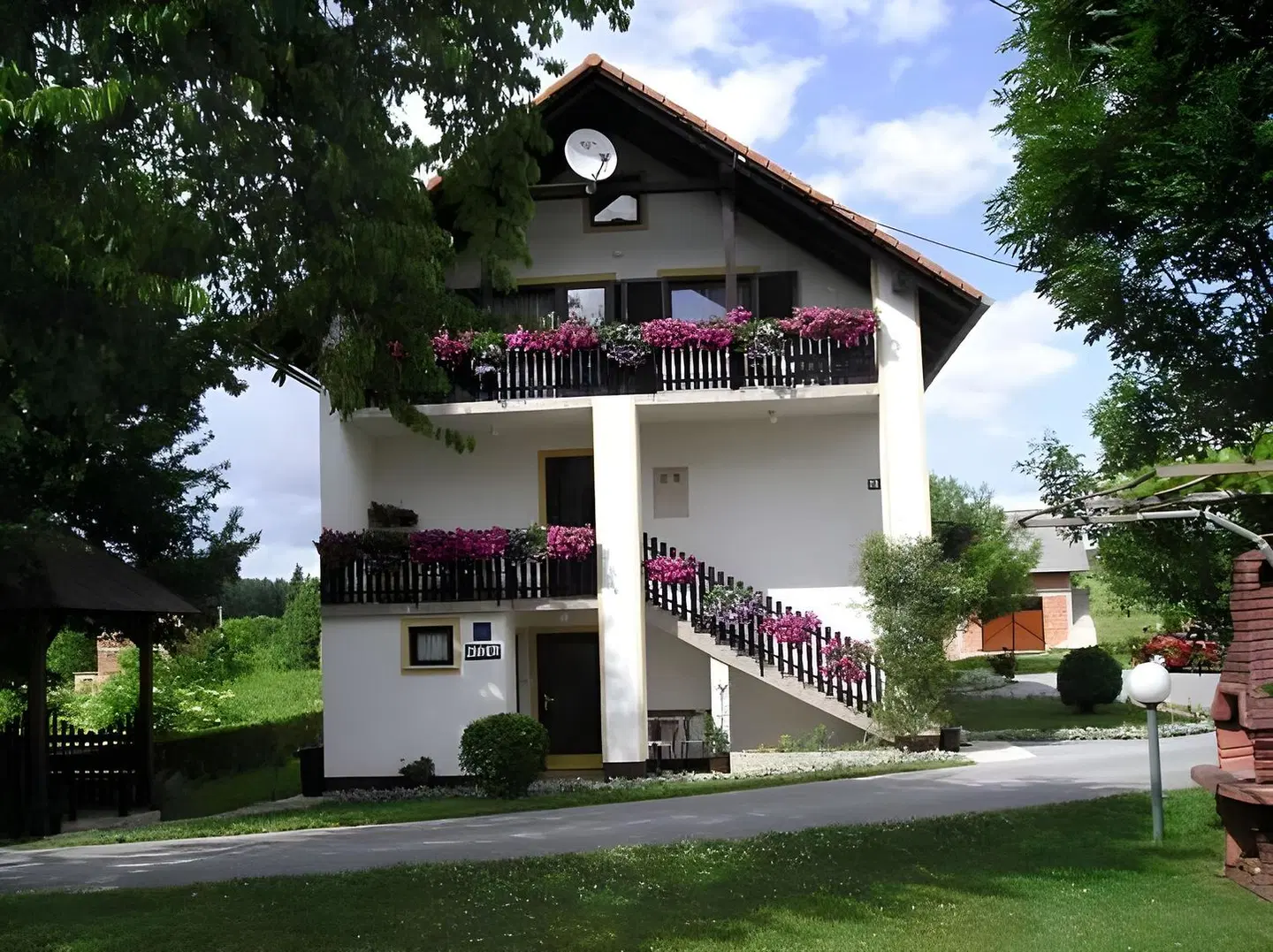 House Pavlic EXTERIOR