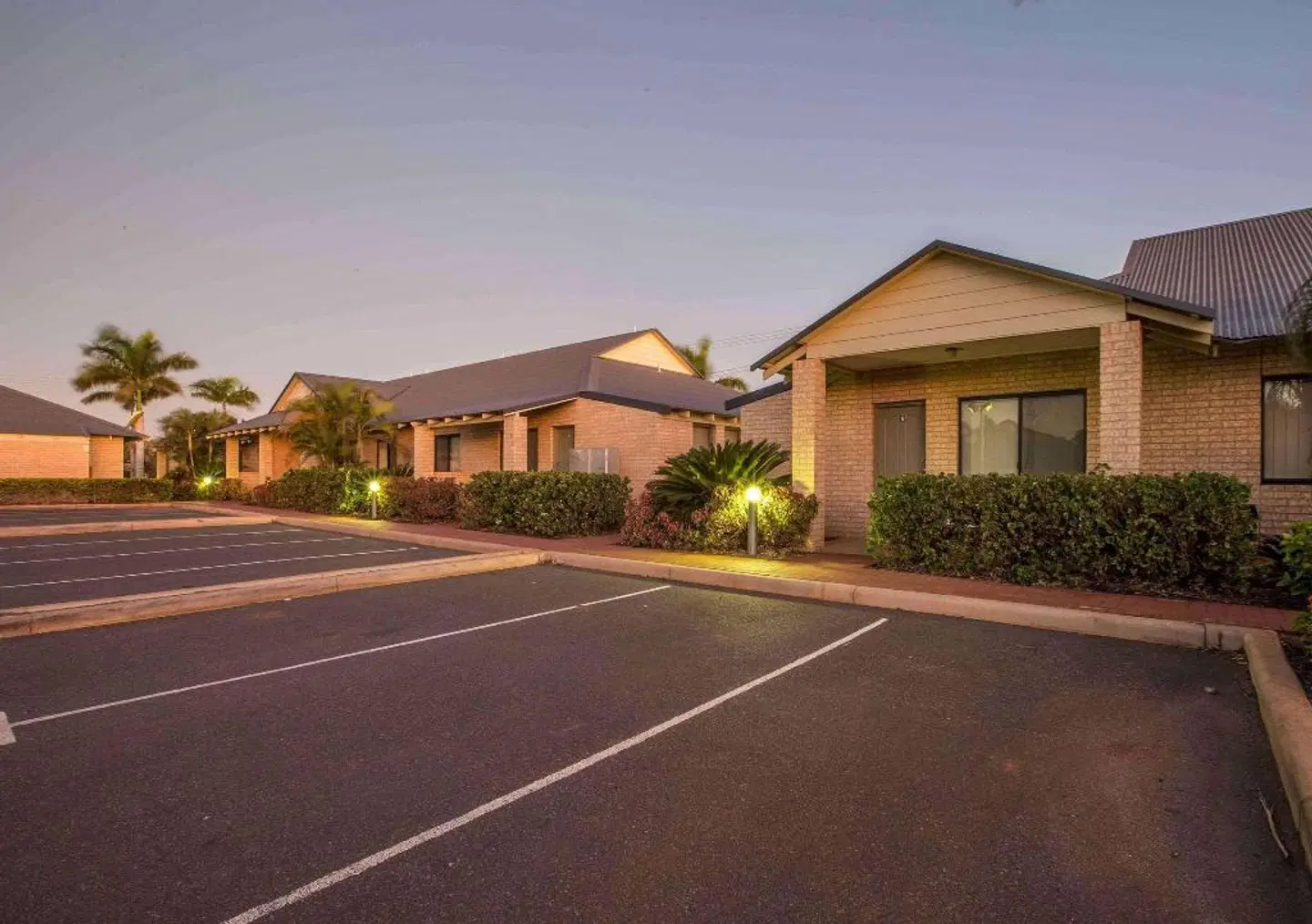 Comfort Inn & Suites Karratha EXTERIOR