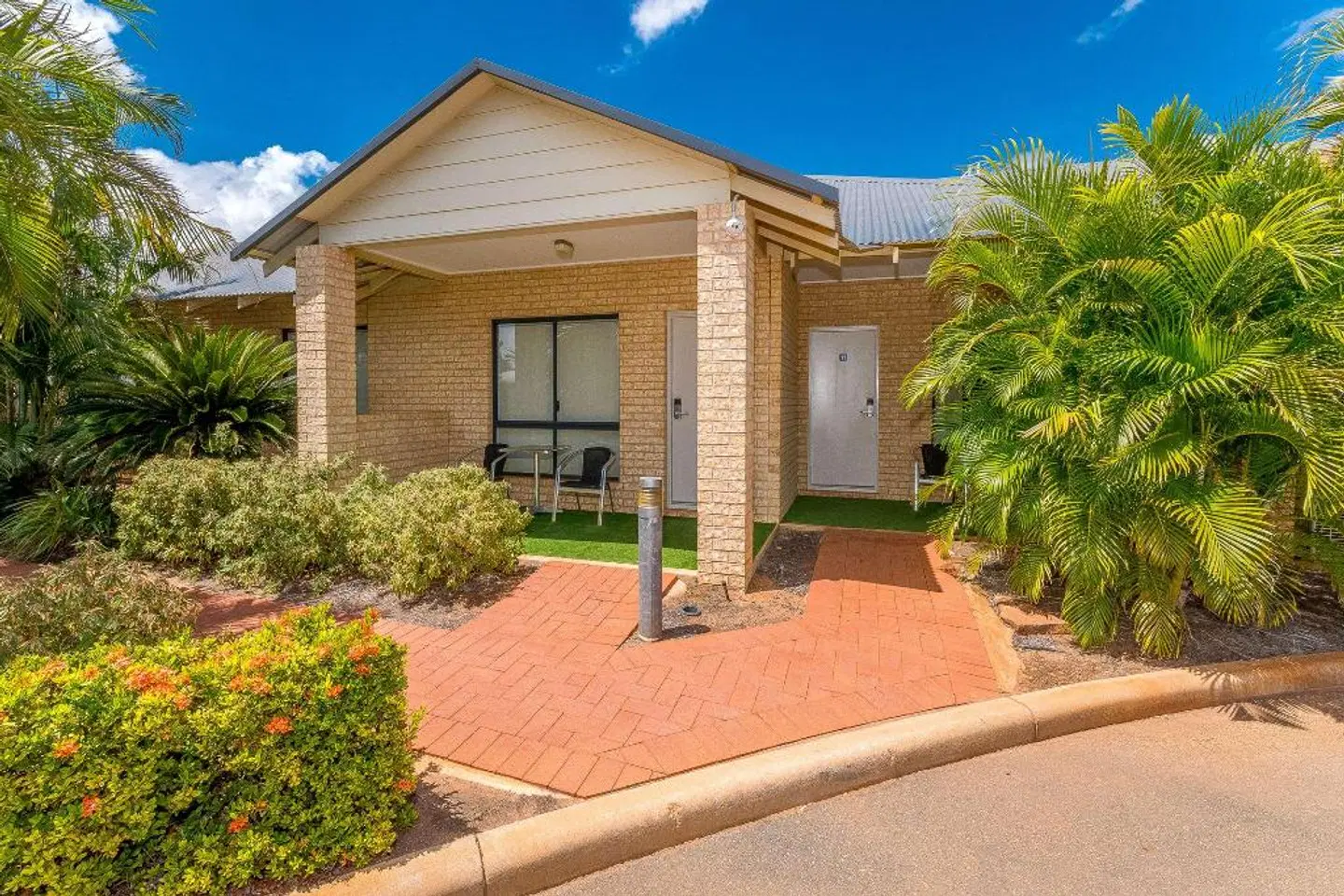 Comfort Inn & Suites Karratha EXTERIOR