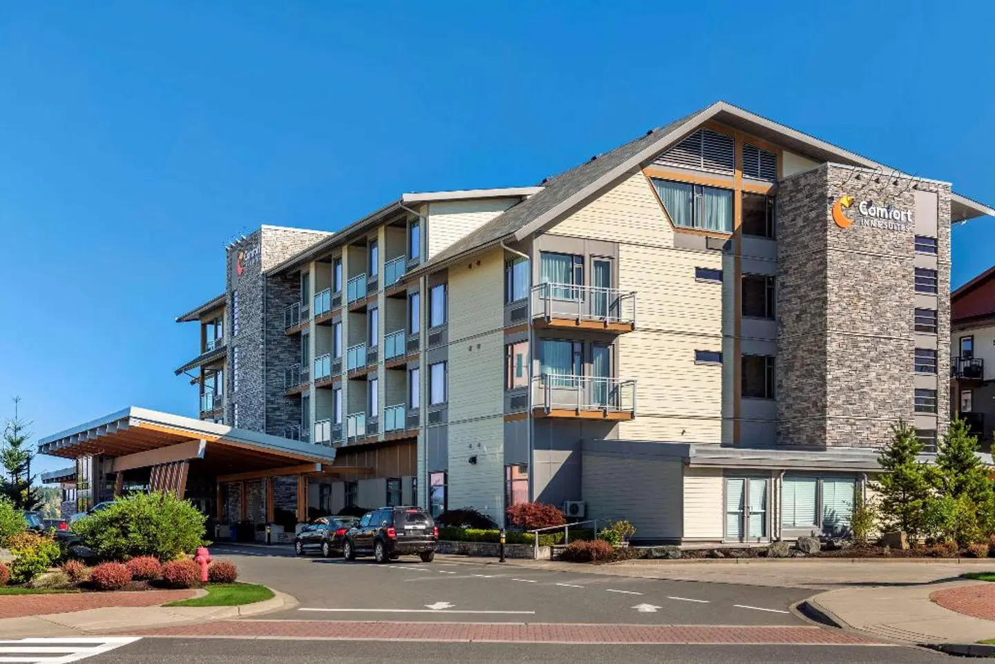 Comfort Inn & Suites, Campbell River EXTERIOR