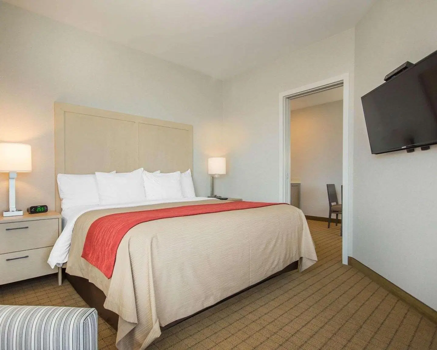 Comfort Inn & Suites, Campbell River ROOM_EXAMPLE