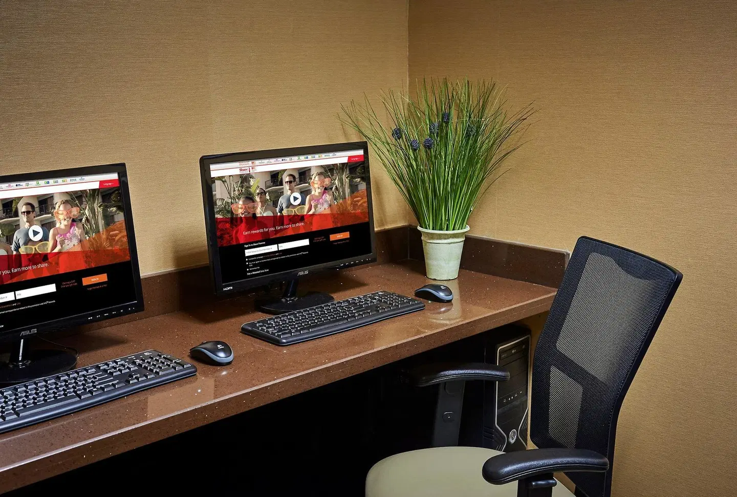 Holiday Inn Express & Suites Timmins by IHG Bar