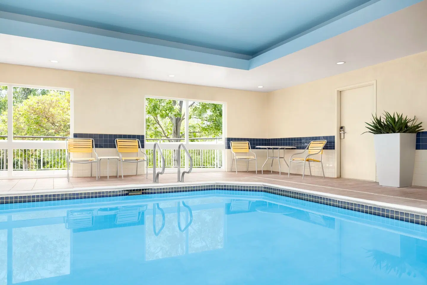 Fairfield Inn by Marriott Concord Hallenbad