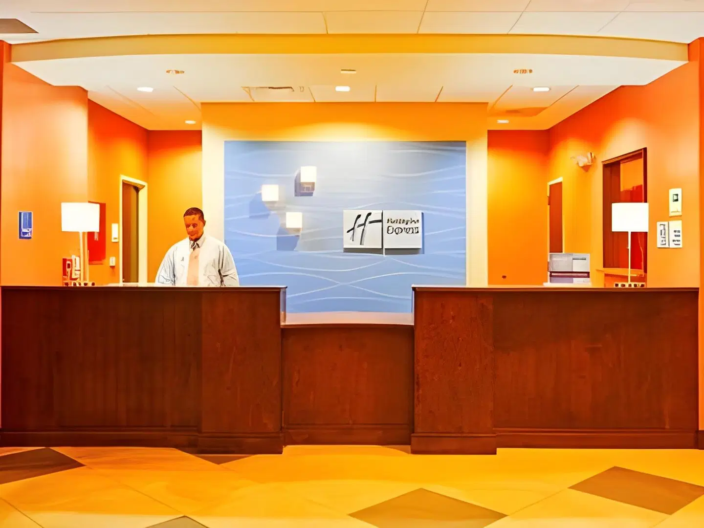 Holiday Inn Express & Suites Timmins by IHG LOUNGE_LOBBY