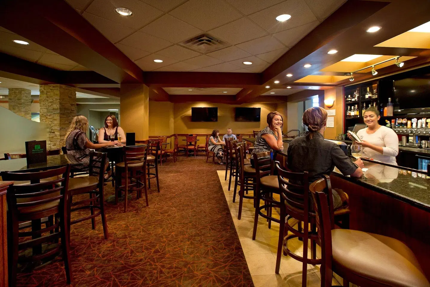 Holiday Inn Sioux Falls-City Centre by IHG Bar