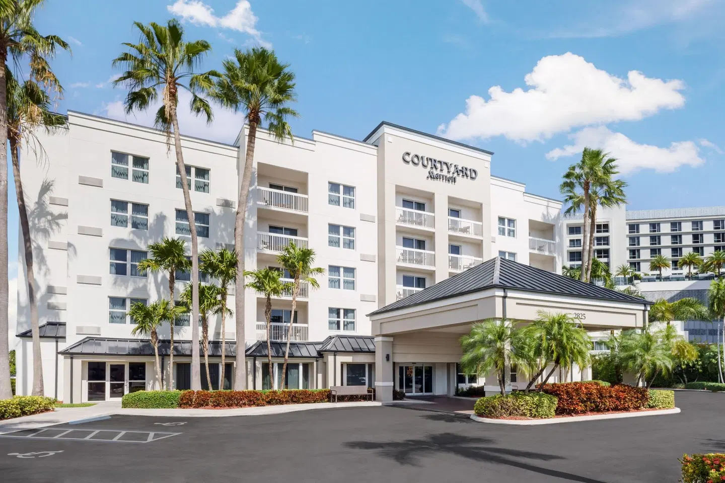 Courtyard by Marriott Miami Aventura Mall EXTERIOR