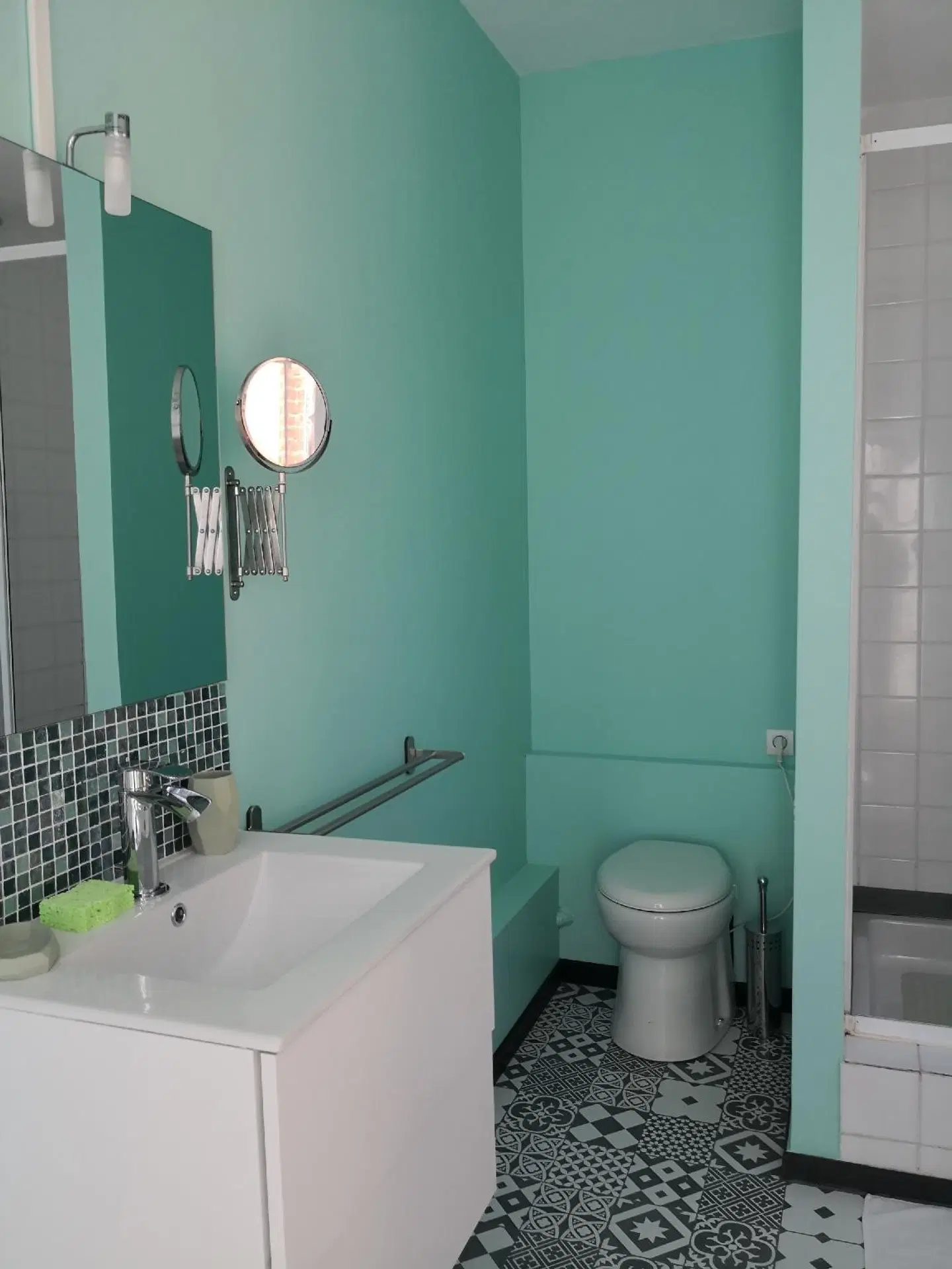 Maison Courbarien Badezimmer