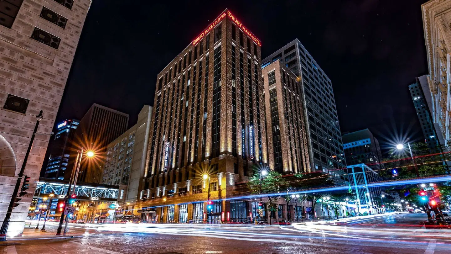 Drury Plaza Hotel Milwaukee Downtown EXTERIOR