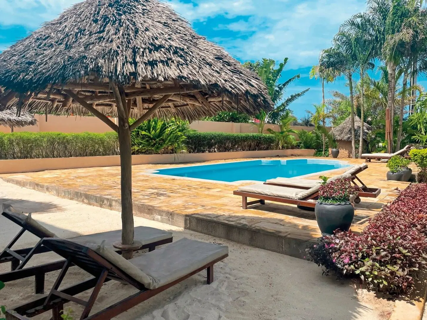 Lion in the Sun Billionaire Retreat Malindi Strand