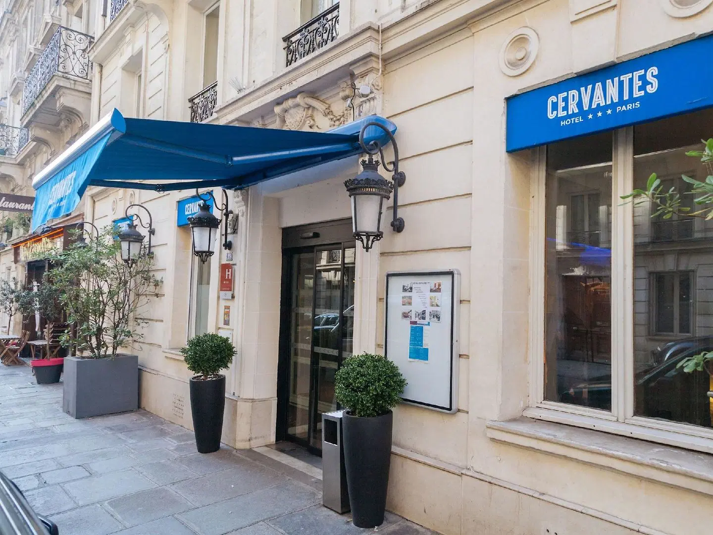 Cervantes EXTERIOR