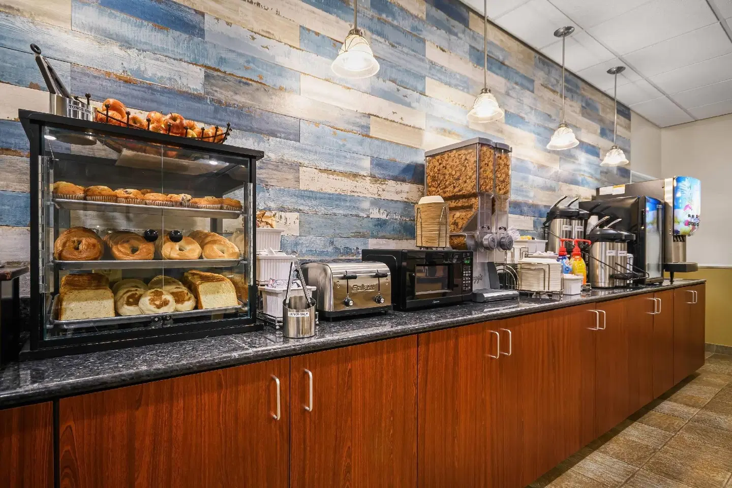 La Quinta Inn & Suites by Wyndham Stonington-Mystic Area Bar