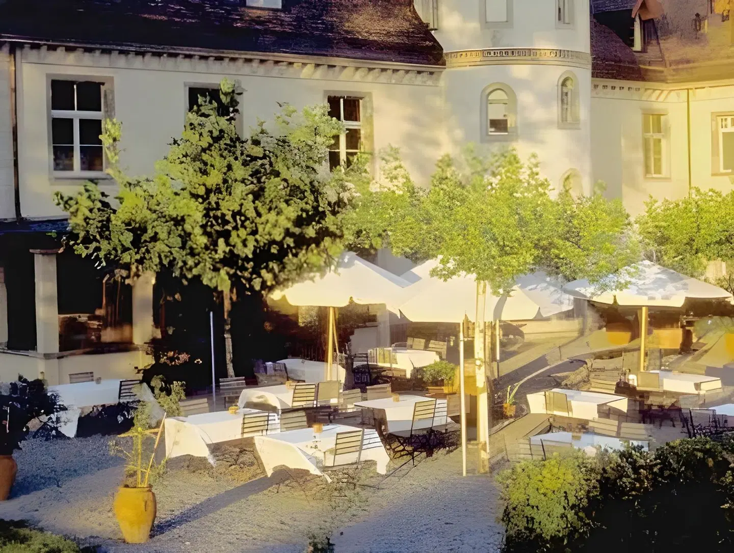 Schloss Brunnegg Terrasse
