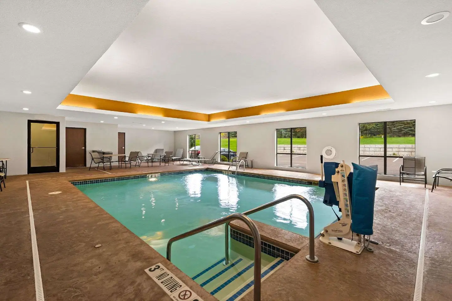 Comfort Suites Hudson Hallenbad