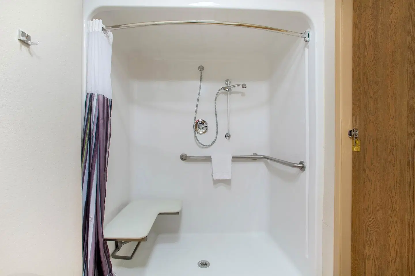La Quinta Inn & Suites by Wyndham Springfield South Badezimmer