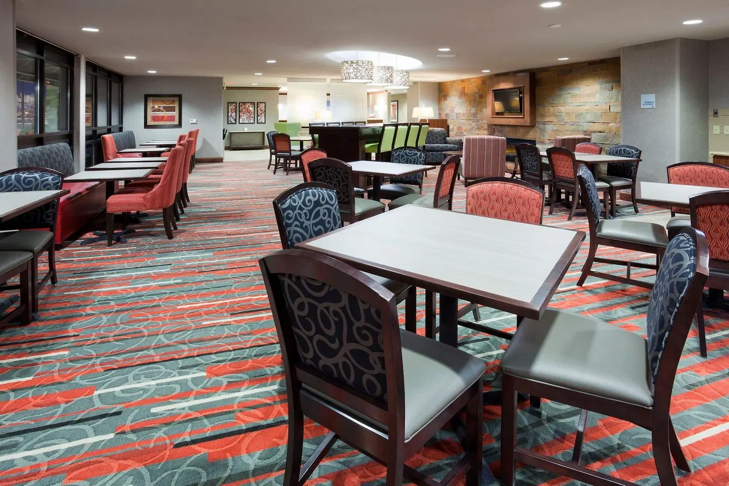 Holiday Inn Express & Suites Bloomington West by IHG LOUNGE_LOBBY