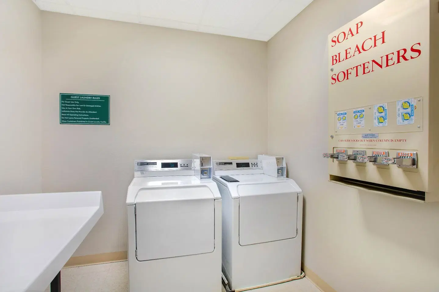 La Quinta Inn & Suites by Wyndham Springfield South ROOM_EXAMPLE