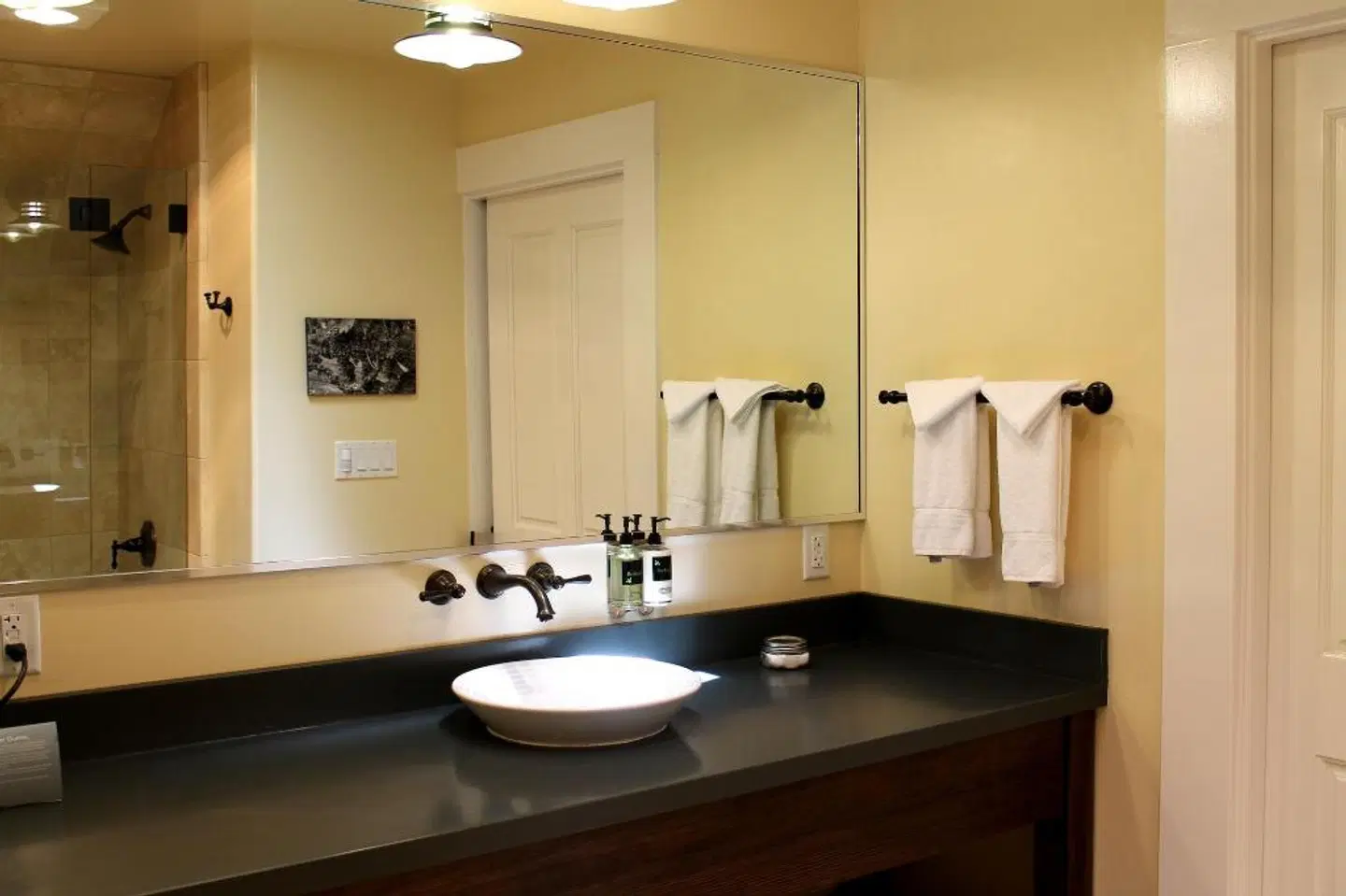 Inn at Sonoma, A Four Sisters Inn Badezimmer