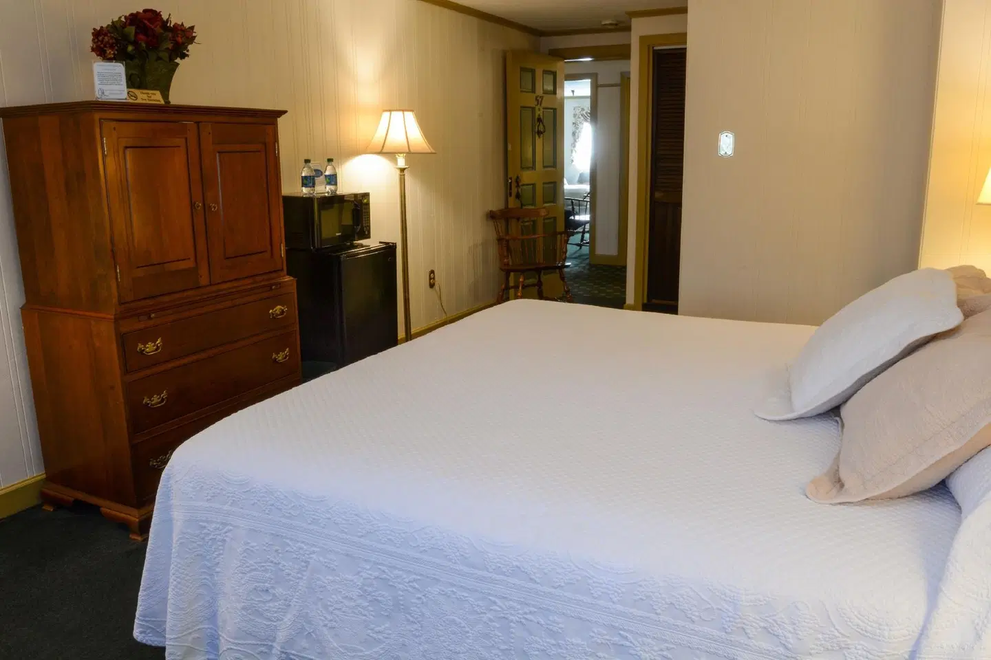The Old Salt Restaurant and Lamie's Inn ROOM_EXAMPLE