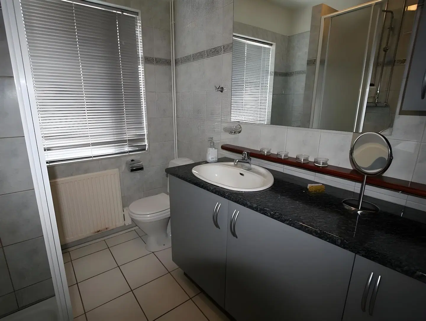 Vogur Country Lodge Badezimmer