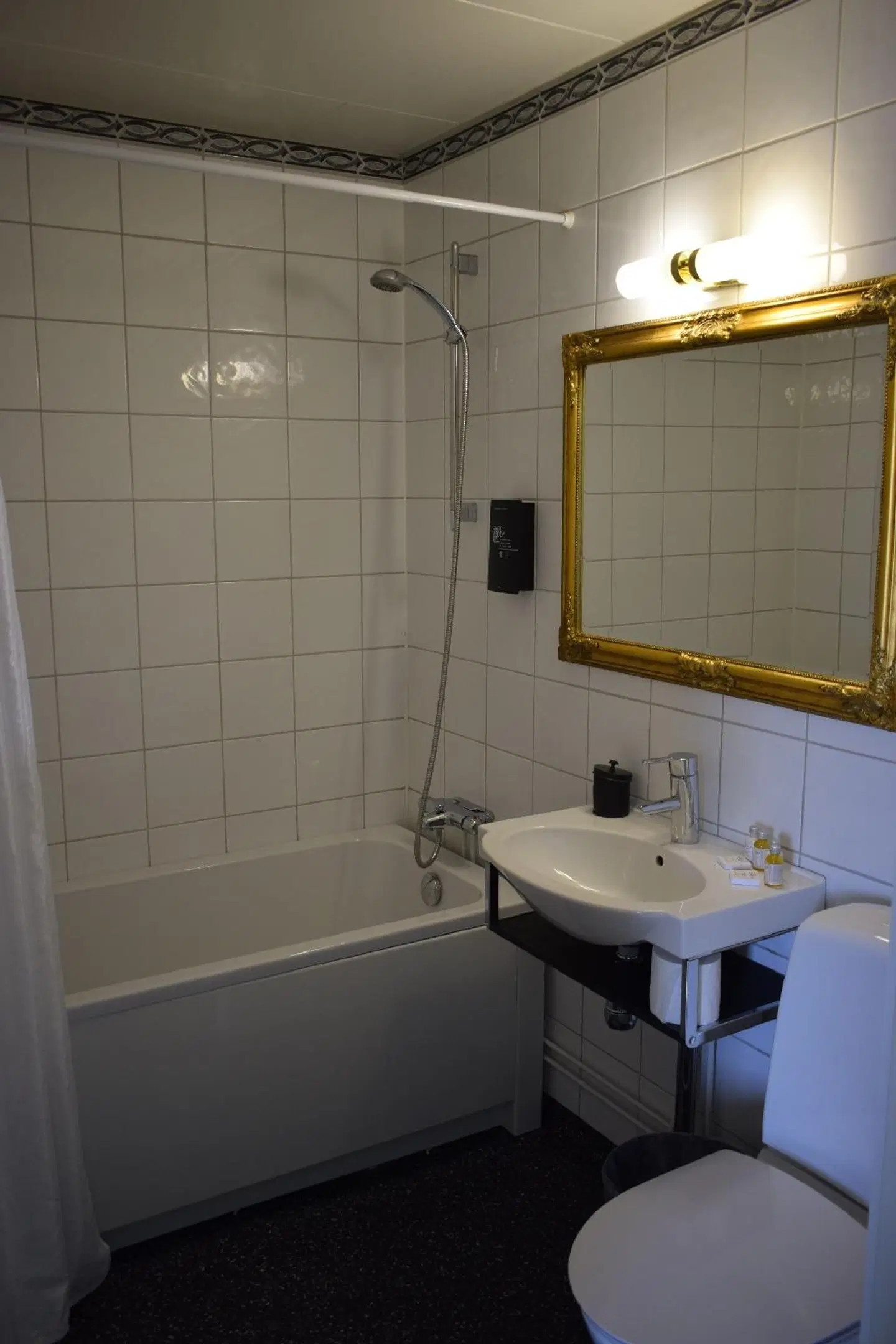 Färna Herrgård & Spa Badezimmer