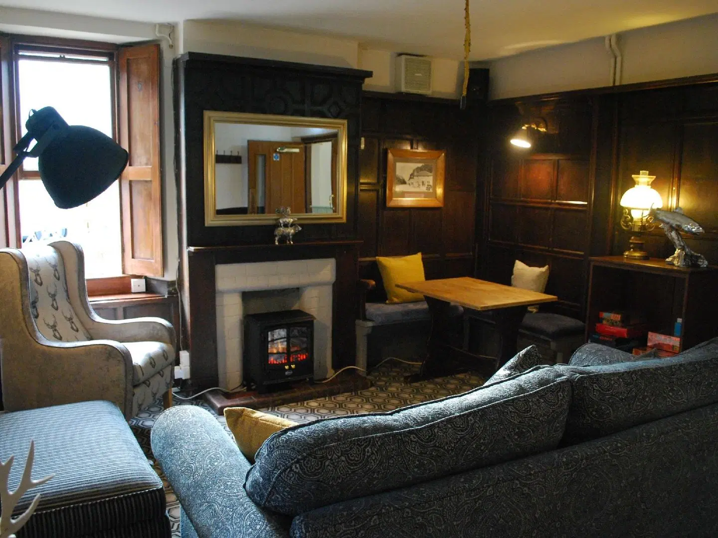 Rose and Crown ROOM_EXAMPLE