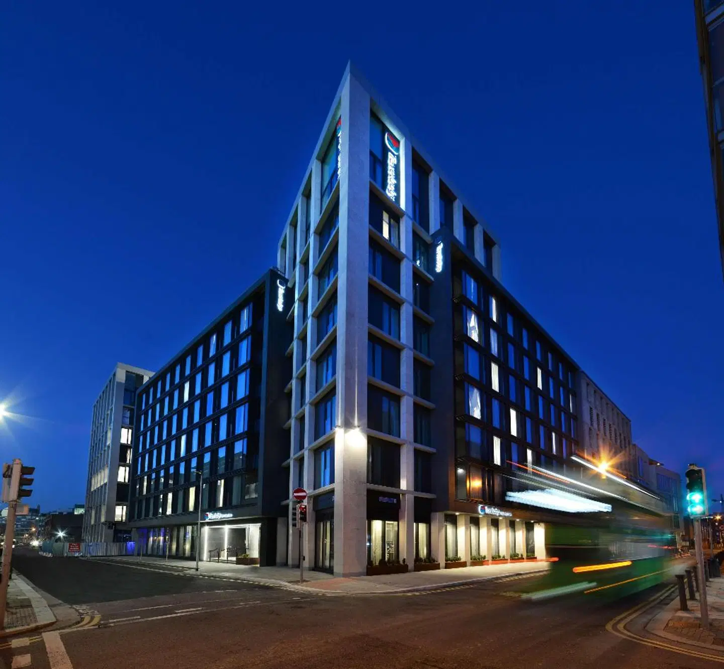 Quest Albury on Townsend EXTERIOR
